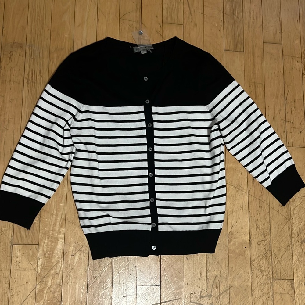 NWT!! Joseph A. Buttoned Cardigan.